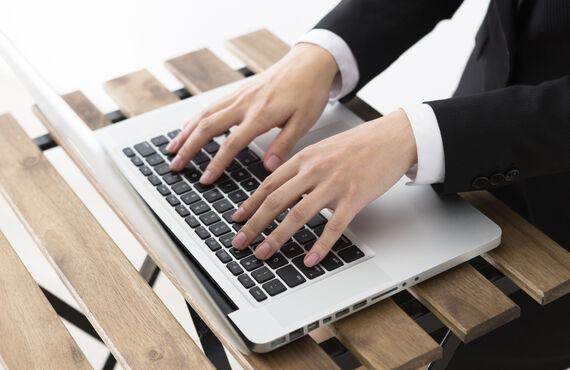 経験に応じた人材紹介を通信業で行います | 名古屋の人材紹介ならFeatherPlace合同会社